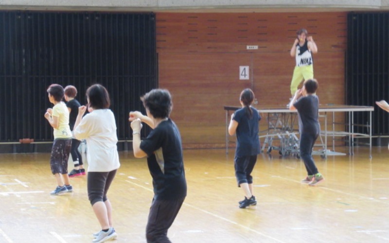 パンチ＆キックdeエアロビクス