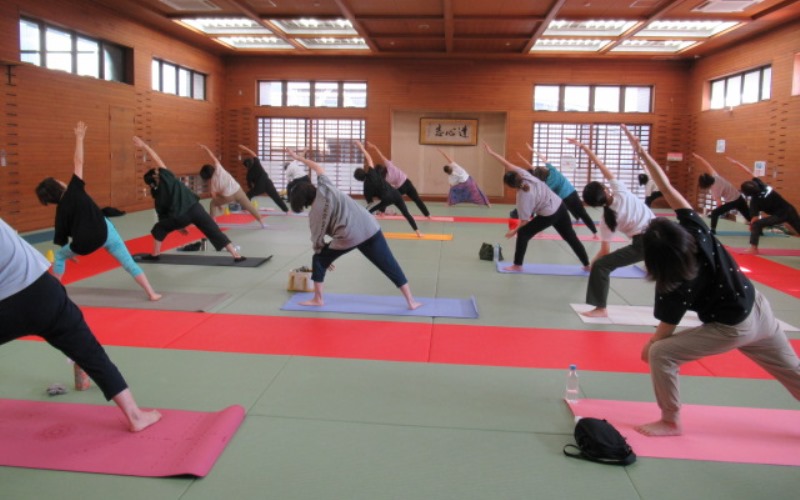 ヨガ教室（女性限定）2